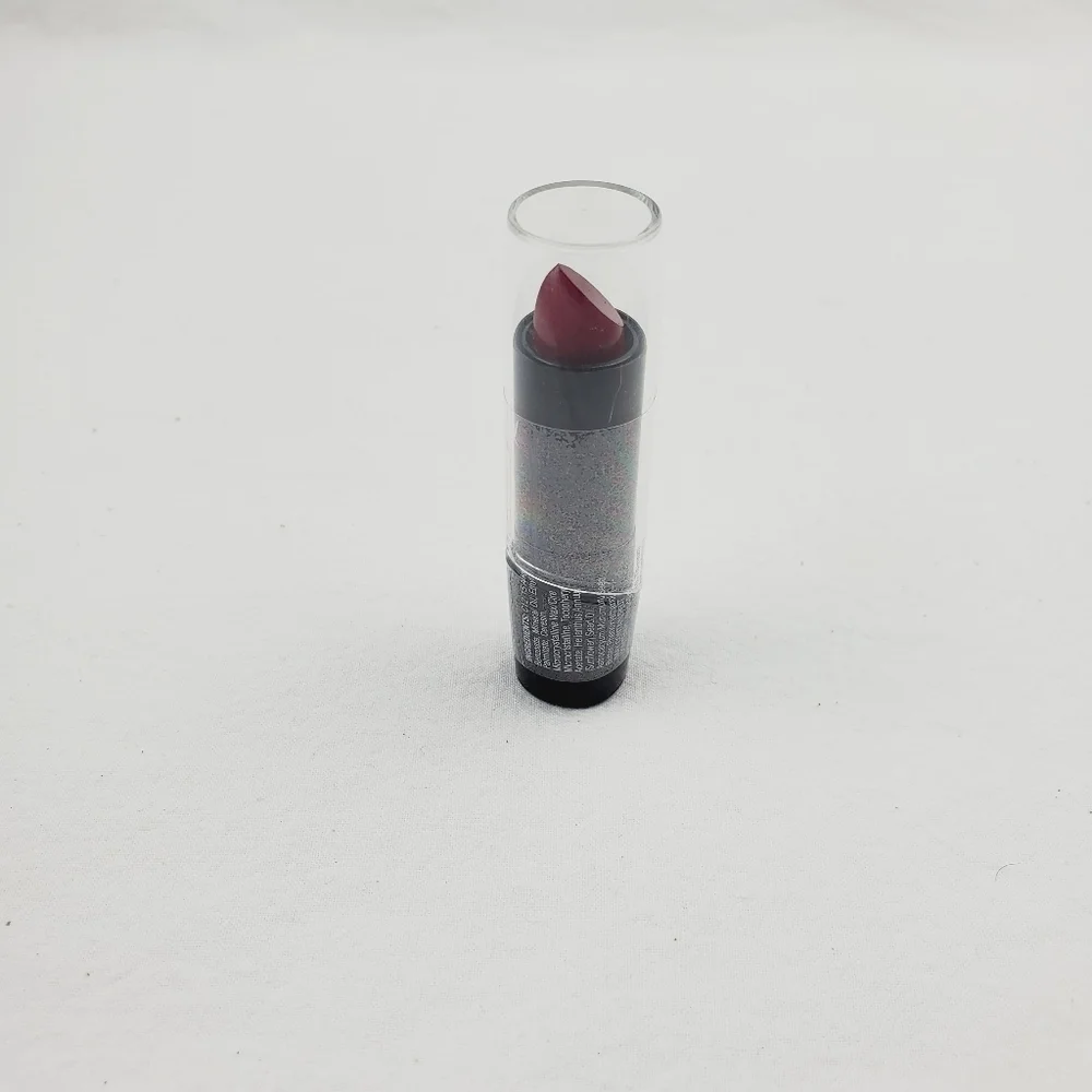 LAST ONE 🔥Wet n wild lipstick shade just garnet